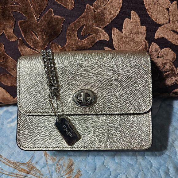 Coach Bowery Crossbody Purse in Metallic Champange/ Platinum color - Picture 1 of 7